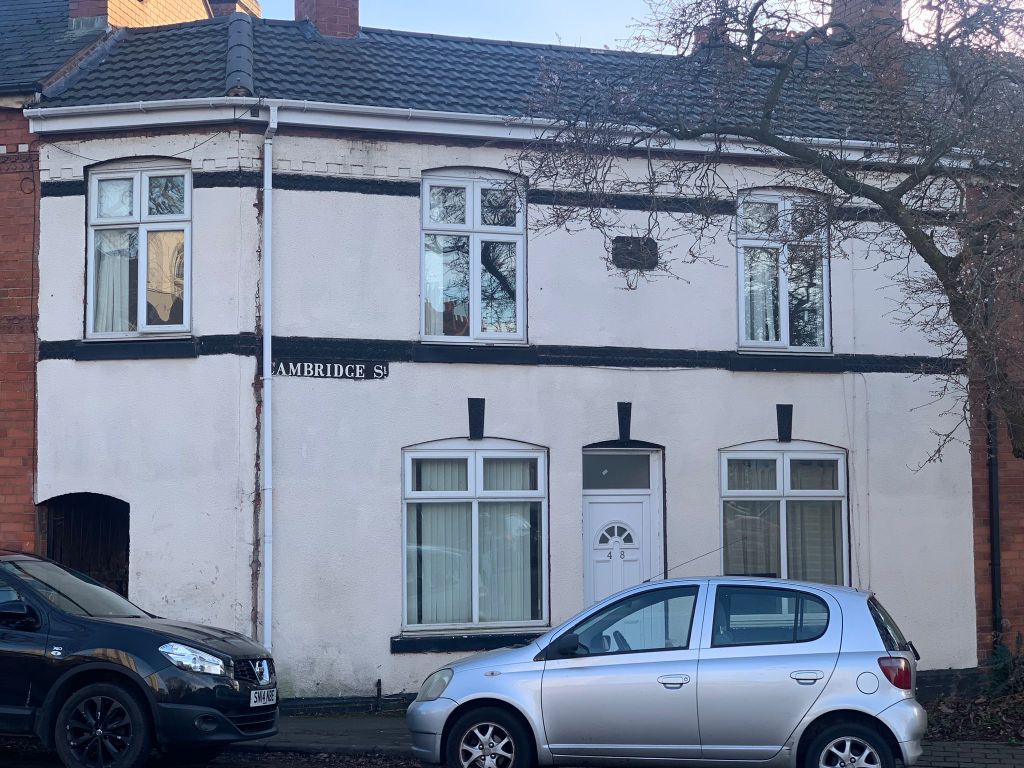 3 bed semidetached house to rent in Cambridge Street, Walsall WS1, £