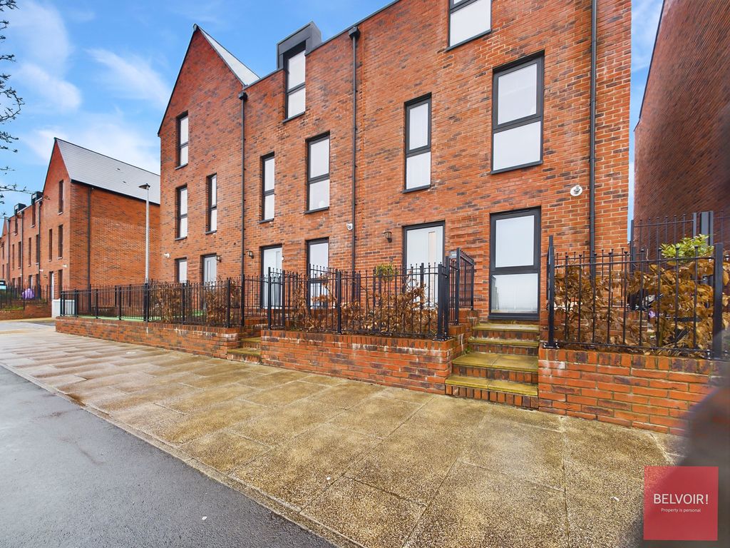 4 bed town house for sale in Langdon Road, Swansea SA1, £340,000 Zoopla