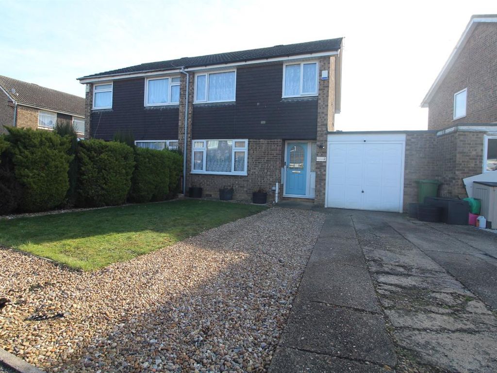 3 bed semidetached house for sale in Keats Close, Newport Pagnell MK16