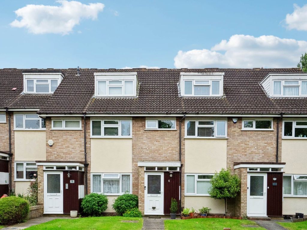 2 bed for sale in Harriet Way, Bushey Heath WD23, £380,000