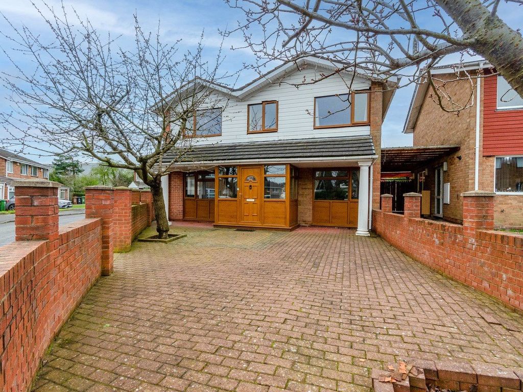 5 bed detached house for sale in Dalton Road, Walsall, West Midlands