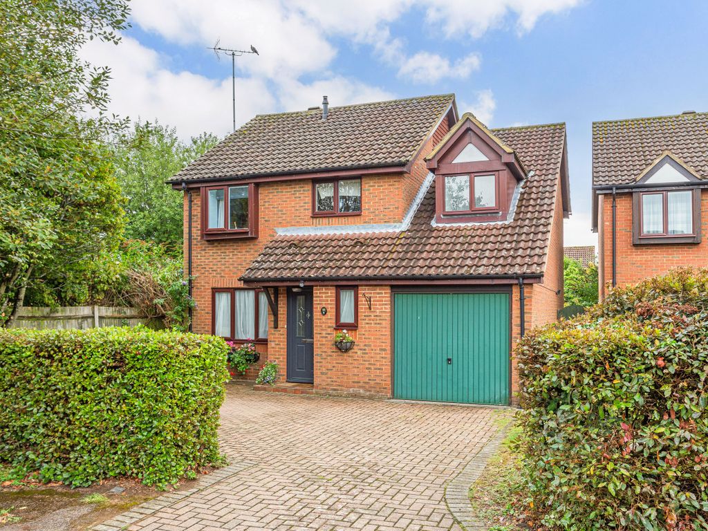 4 bed detached house for sale in Lindbergh, Welwyn Garden City AL7, £