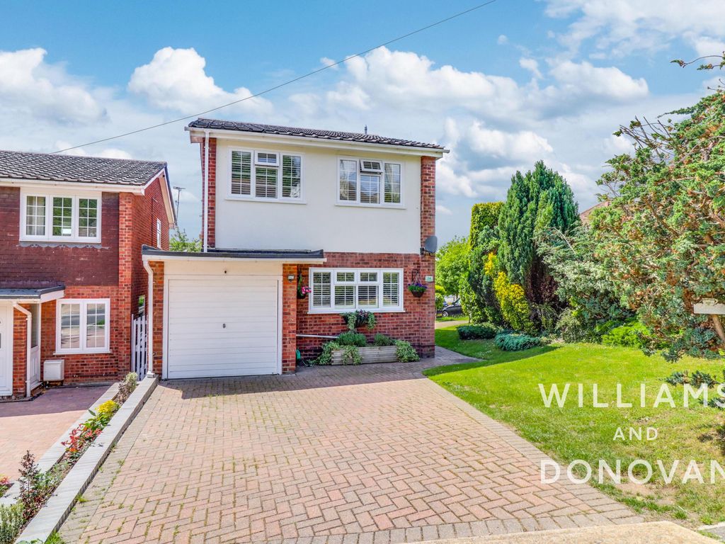 4 bed detached house for sale in Kings Road, Benfleet SS7, £500,000 Zoopla