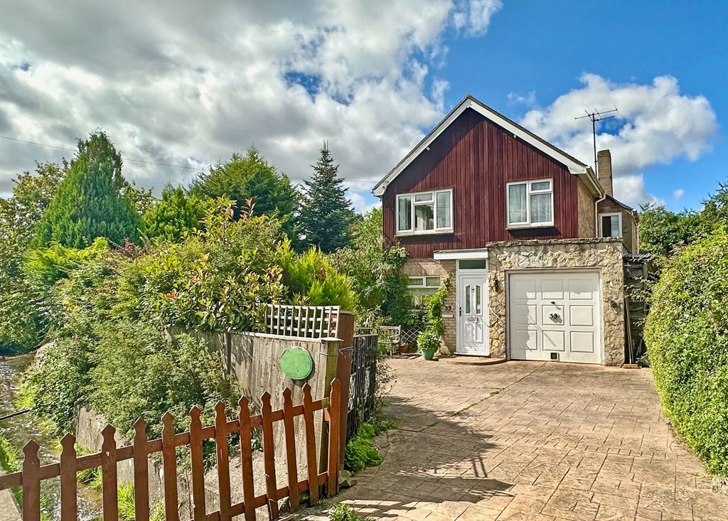 3 bed detached house for sale in Old London Road, Benson, Wallingford