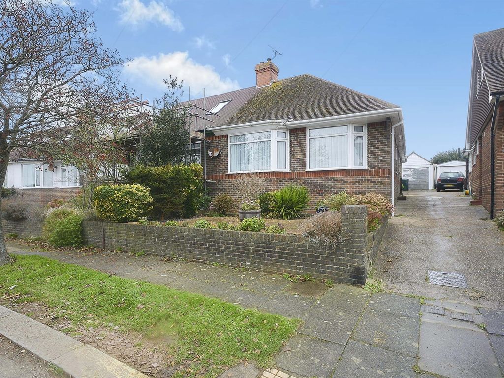 2 bed semidetached bungalow for sale in Meadway Crescent, Hove BN3