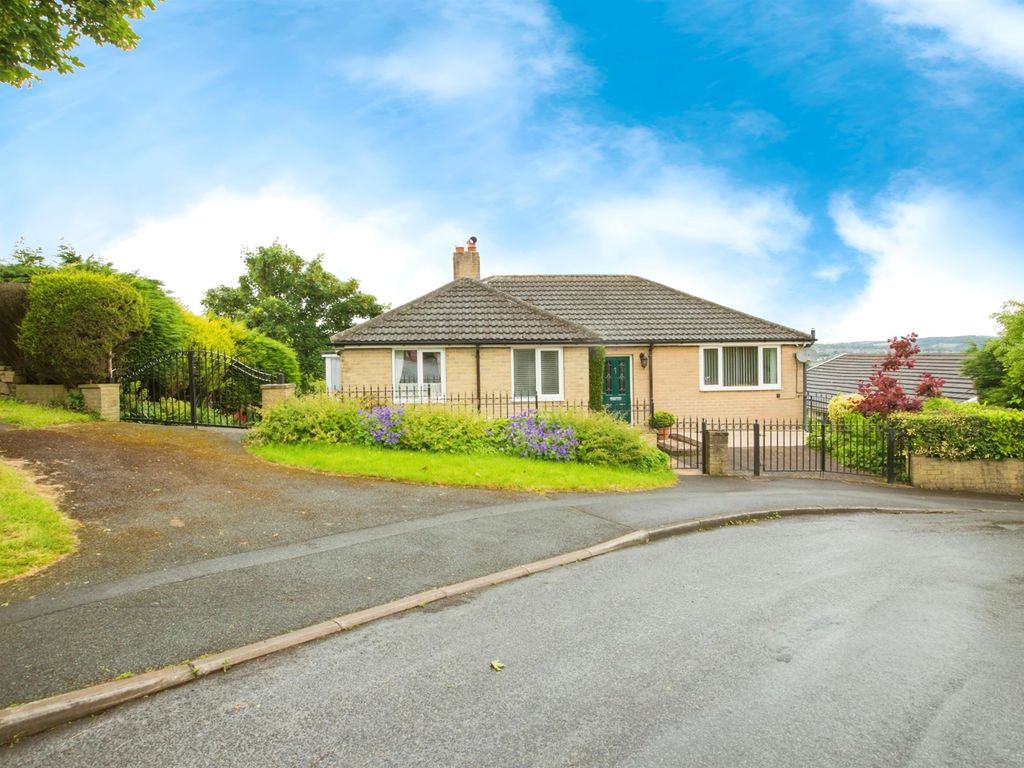 4 bed detached house for sale in Close Hill Lane, Newsome, Huddersfield