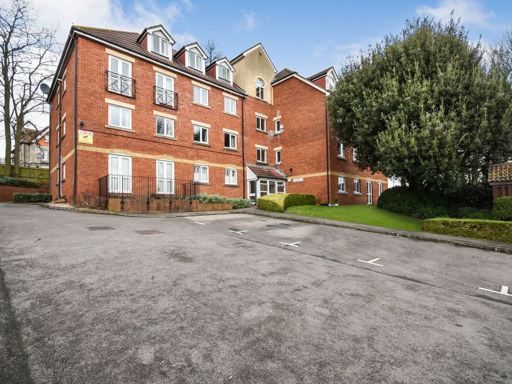 2 bed flat for sale in Coley Avenue, Reading RG1, £225,000 Zoopla