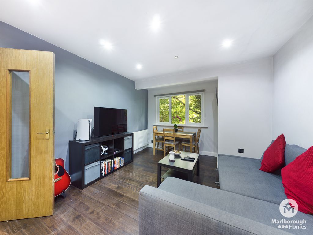 Emerald Close, London E16  