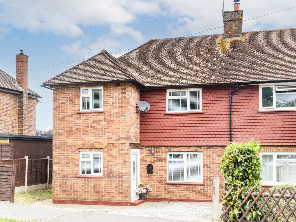 3 bed semidetached house for sale in Coneybury, Bletchingley RH1 Zoopla
