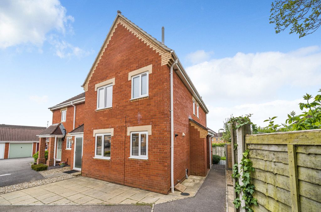 1 bed end terrace house for sale in Holland Drive, Andover, Hampshire