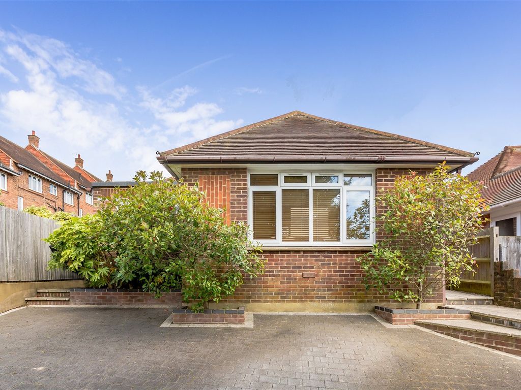 3 bed bungalow for sale in Edward Avenue, Hove BN3, £585,000 Zoopla