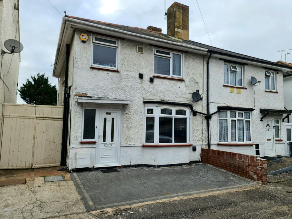 Rossindel Road, Hounslow TW3  