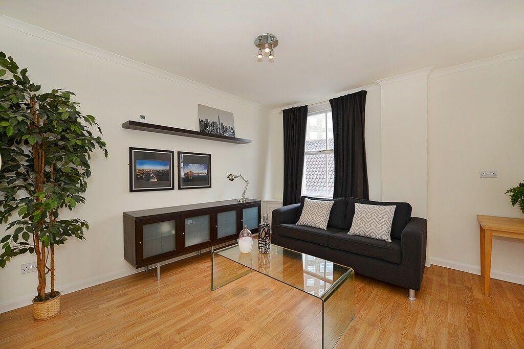 2 bed flat to rent in Dawes Road, Fulham SW6, £1,998 pcm Zoopla