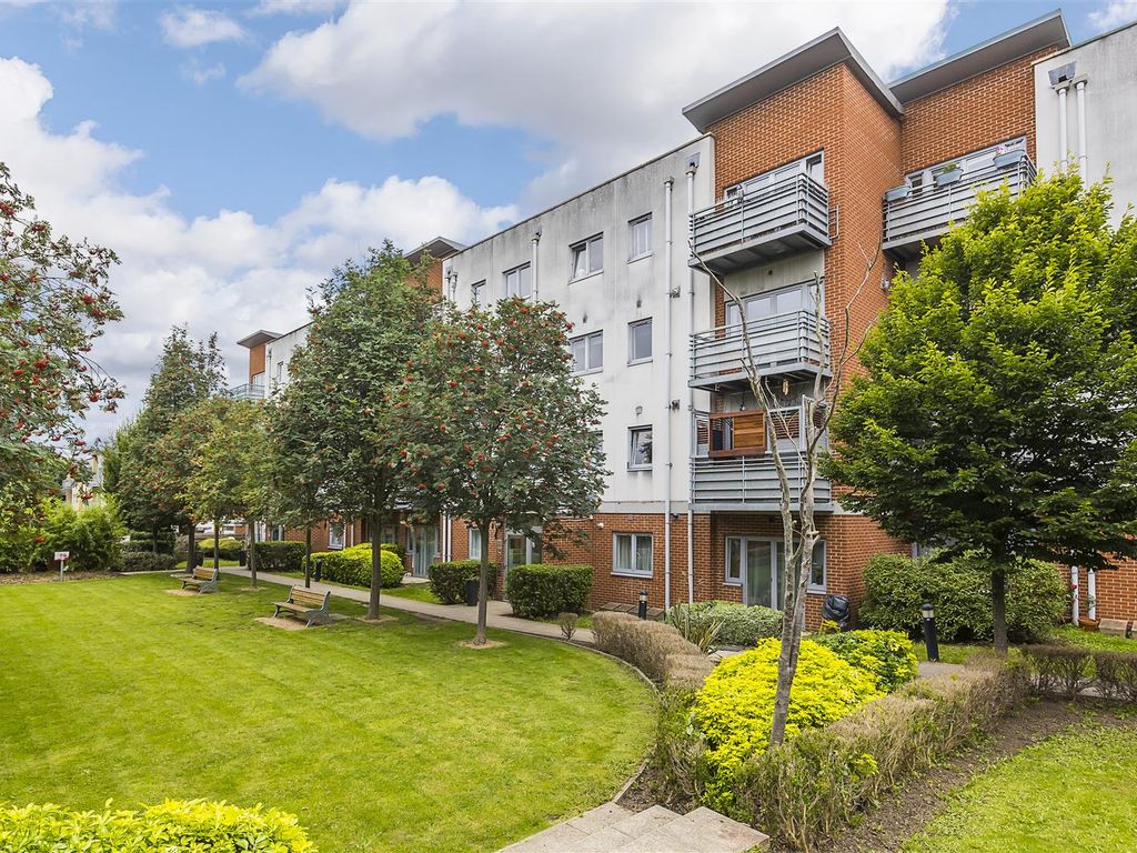 2 bed flat for sale in Cannock Court, Hawker Place, Walthamstow, London