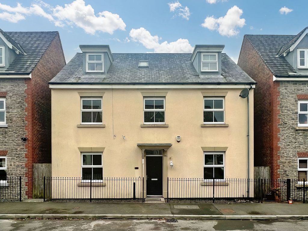 5 bed detached house for sale in Heron Drive, Penallta CF82 Zoopla