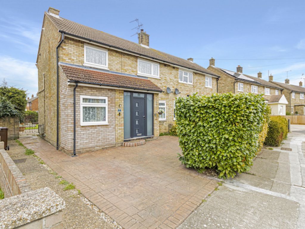 4 bed semidetached house for sale in Thaxted Walk, Colchester CO2 Zoopla