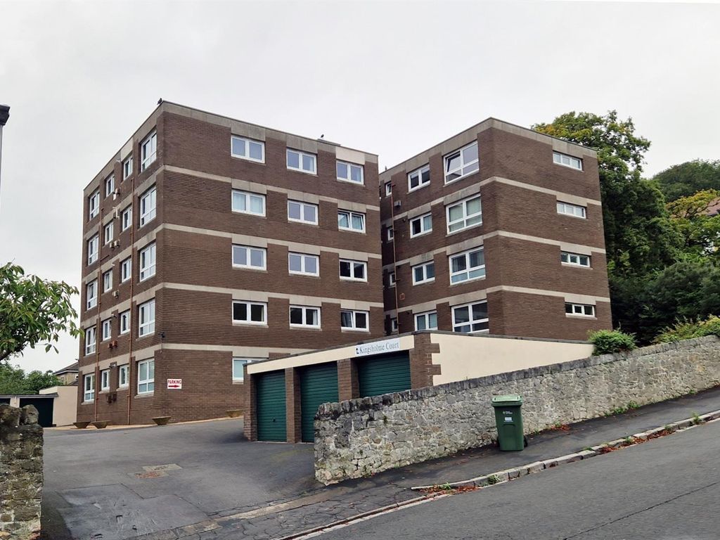 2 bed flat for sale in Arundell Road, WestonSuperMare BS23, £159,950