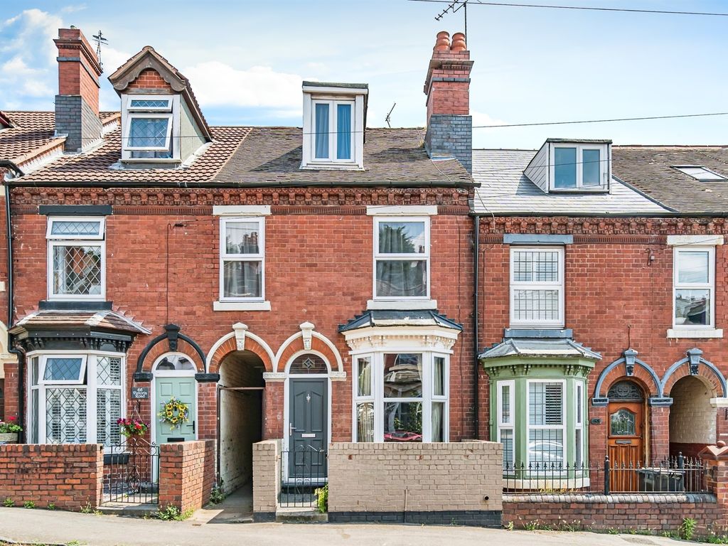 4 bed terraced house for sale in Victoria Road, Quarry Bank, Brierley
