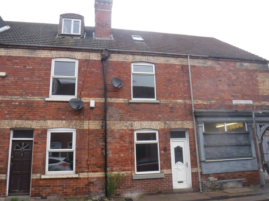 3 bed terraced house to rent in Trent Street, Gainsborough DN21, £375