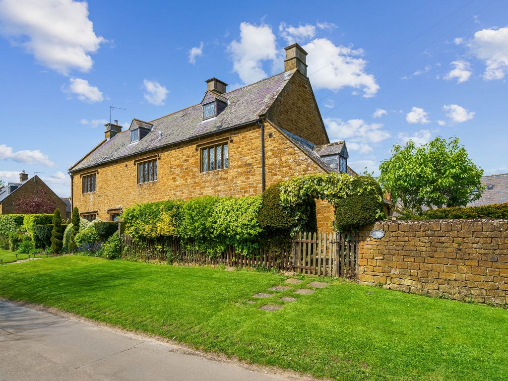 3 bed semidetached house for sale in Sandpits Road, Tysoe CV35, £