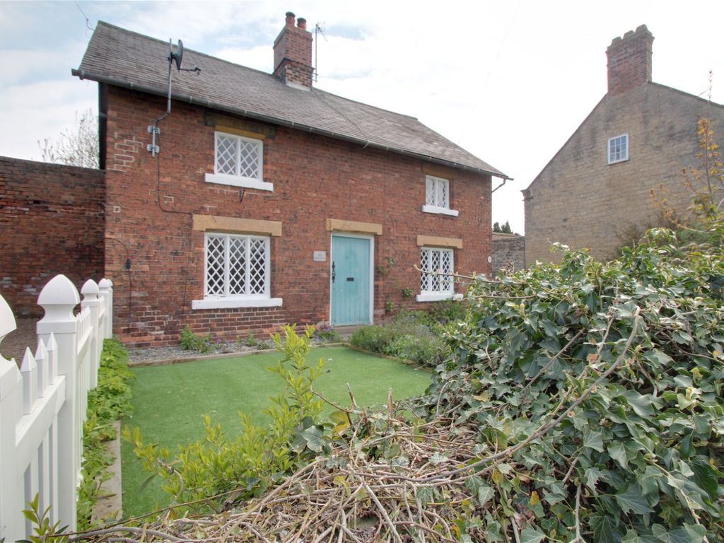 2 bed cottage for sale in Church Street, Barlborough, Chesterfield S43