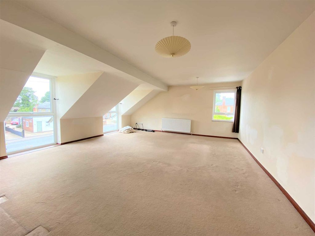 3 bed flat to rent in Wallace Drive, Eaton Bray LU6 Zoopla