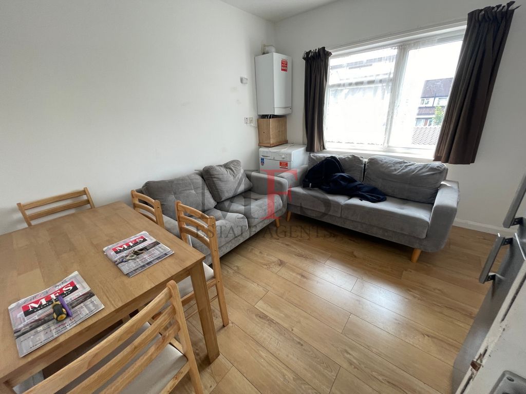 2 bed flat to rent in Scotts Road, Southall UB2 Zoopla