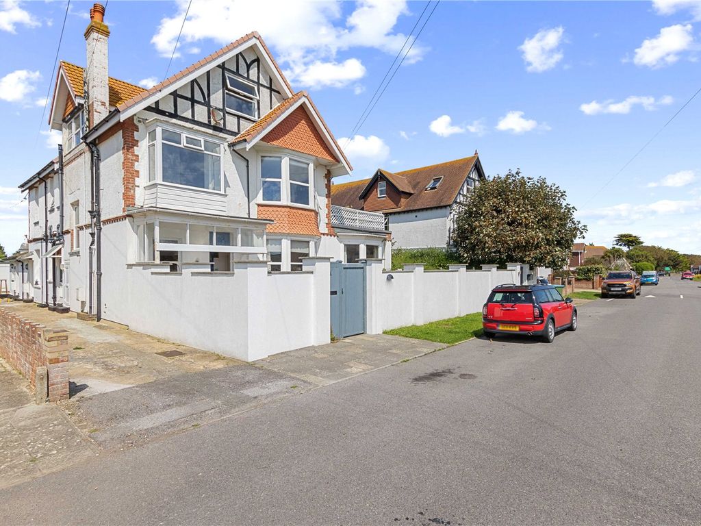 2 bed flat for sale in Aldwick Avenue, Aldwick, Bognor Regis, West