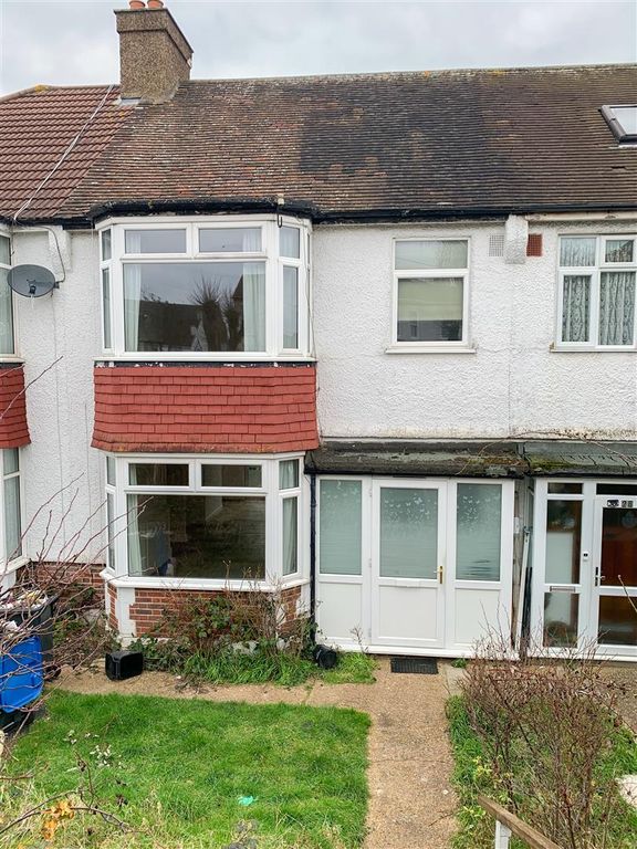 3 bed terraced house to rent in Stanford Road, London SW16, £2,100 pcm