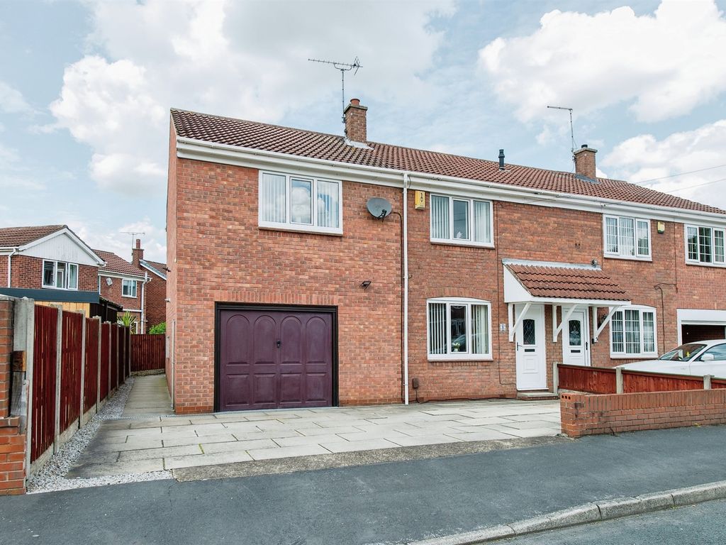 3 bed semidetached house for sale in Kendal Garth, Castleford WF10