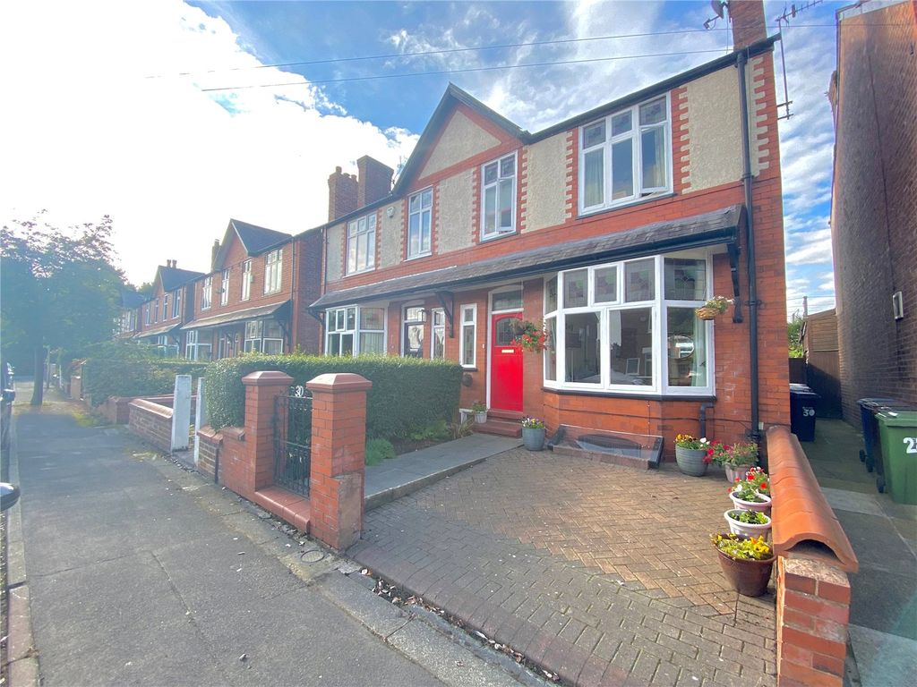 3 bed semidetached house for sale in Belgrave Crescent, Woodsmoor