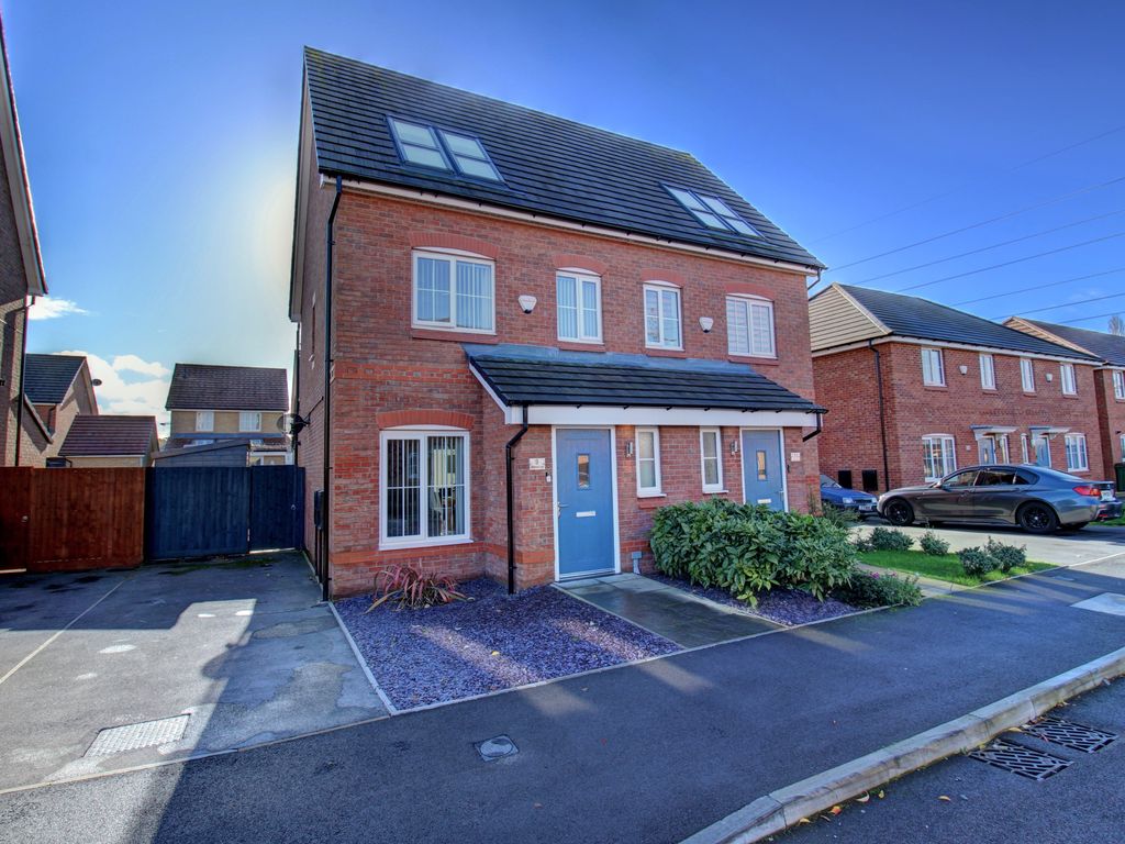 3 bed semidetached house for sale in Backstone Lane, Wednesbury WS10