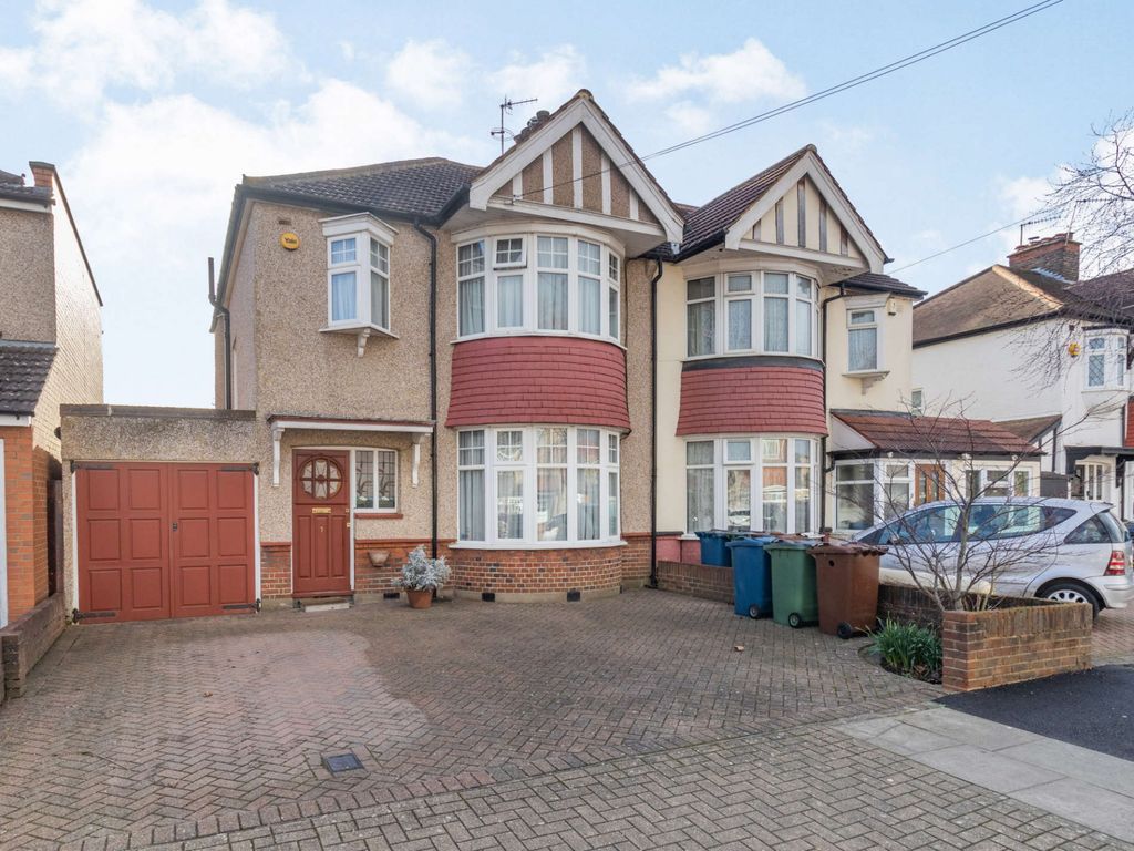 4 bed semidetached house for sale in Blenheim Road, North Harrow
