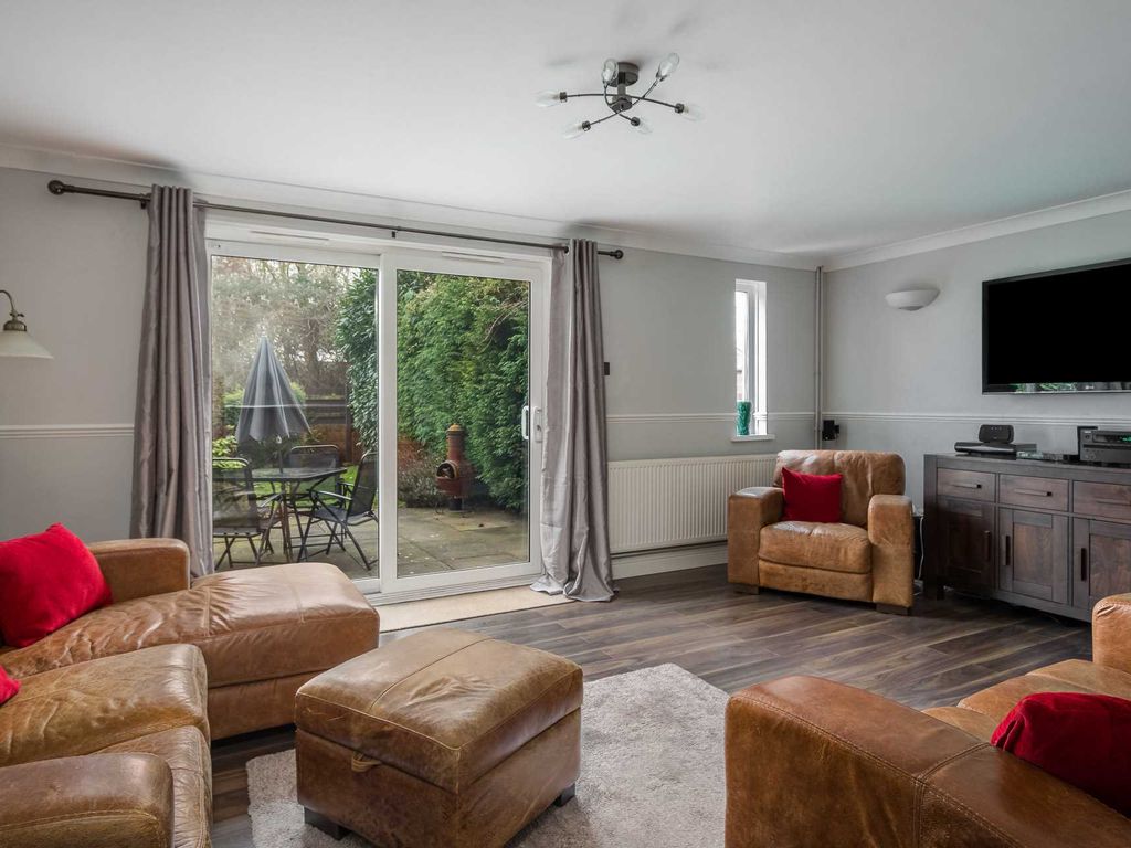 3 bed semidetached house to rent in Walbrook Avenue, Springfield MK6, £1,400 pcm Zoopla