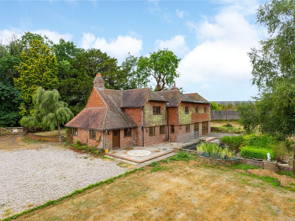 5 bed detached house to rent in Pembury Road, Tonbridge, Kent TN11 Zoopla