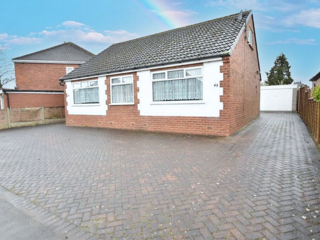 3 bed detached bungalow for sale in Belle Vue Avenue, Scholes, Leeds, West Yorkshire LS15, £