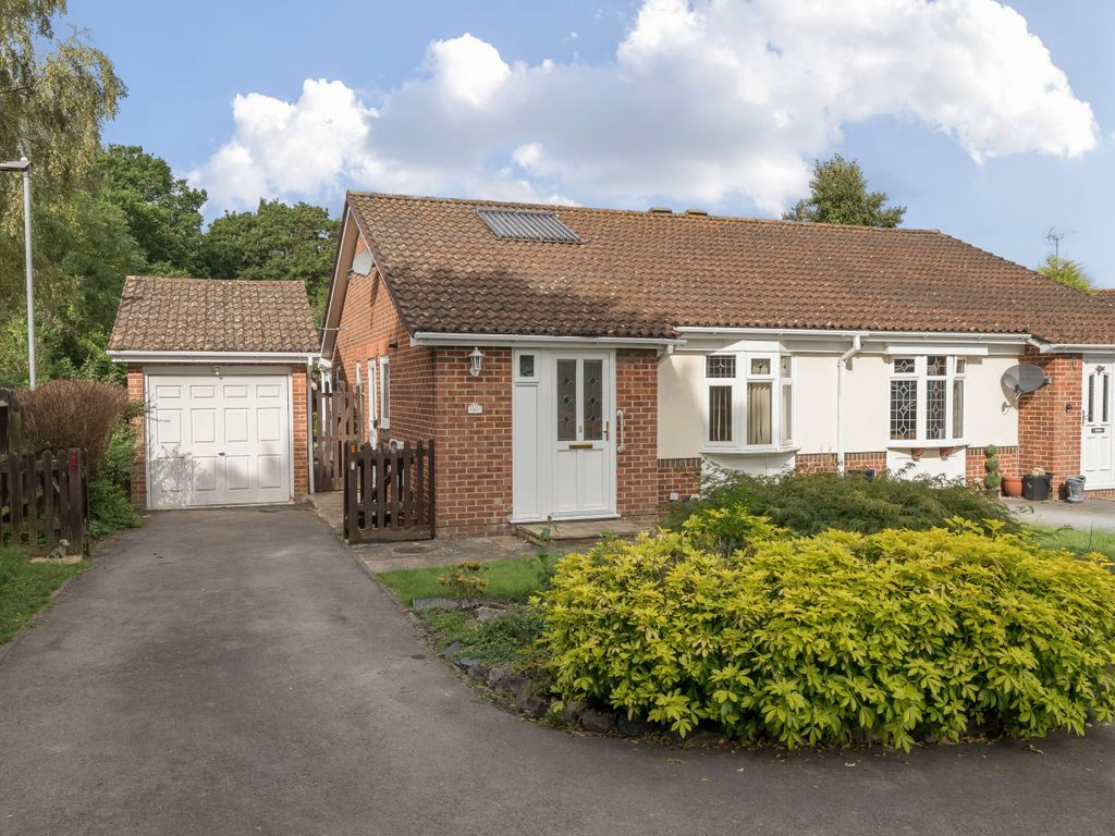 2 bed bungalow for sale in Flexford Green, Bracknell, Berkshire RG12, £ ...