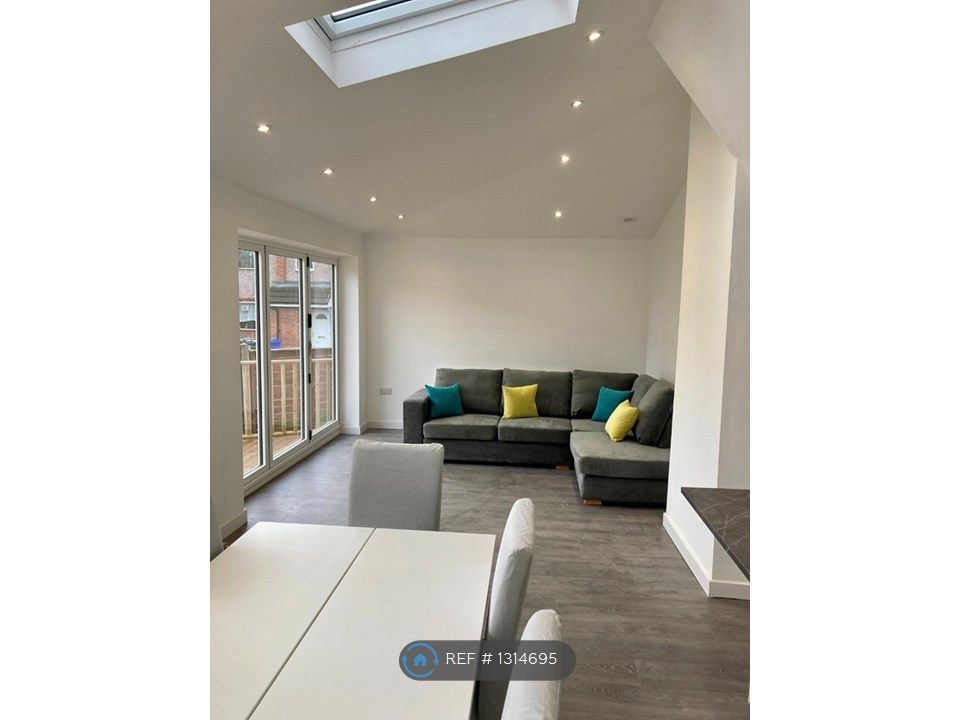 4 bed end terrace house to rent in Croom Walk, Manchester M40 Zoopla