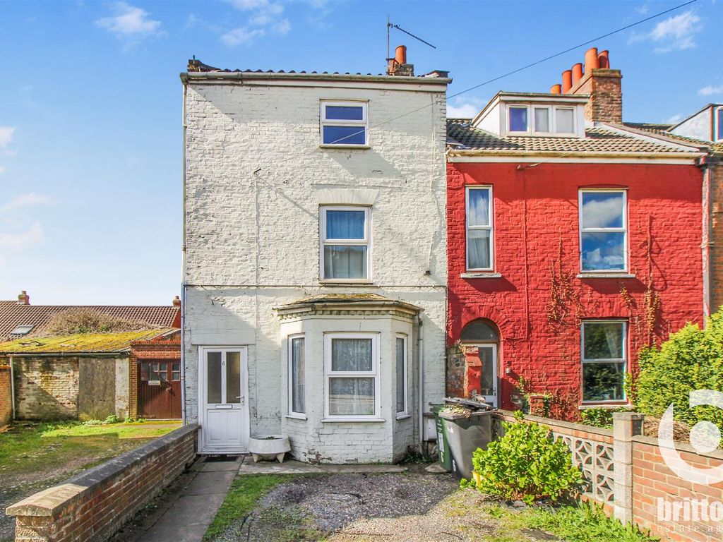 3 bed end terrace house for sale in Blackfriars Road, King's Lynn PE30