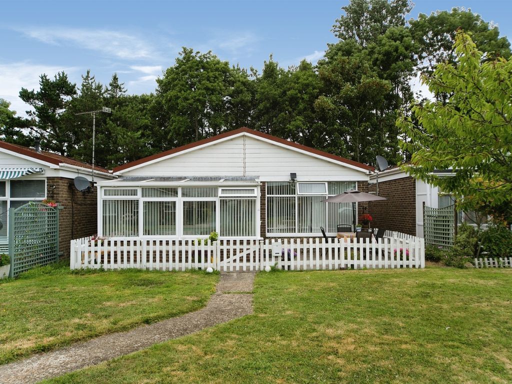 3 bed detached bungalow for sale in Cromarty Walk, Eastbourne BN23 Zoopla