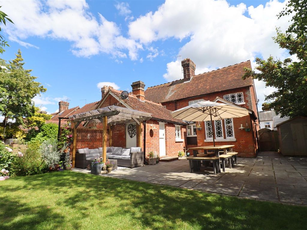 3 bed semidetached house for sale in Church Street, Bocking, Braintree