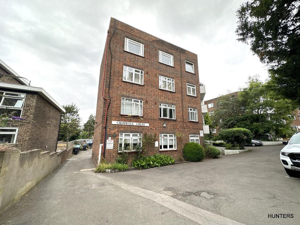 3 bed flat for sale in Kingston Hill, Kingston Upon Thames KT2 Zoopla