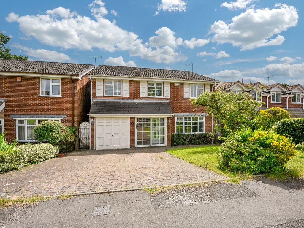 5 bed detached house for sale in Adamson Close, Shoal Hill, Cannock