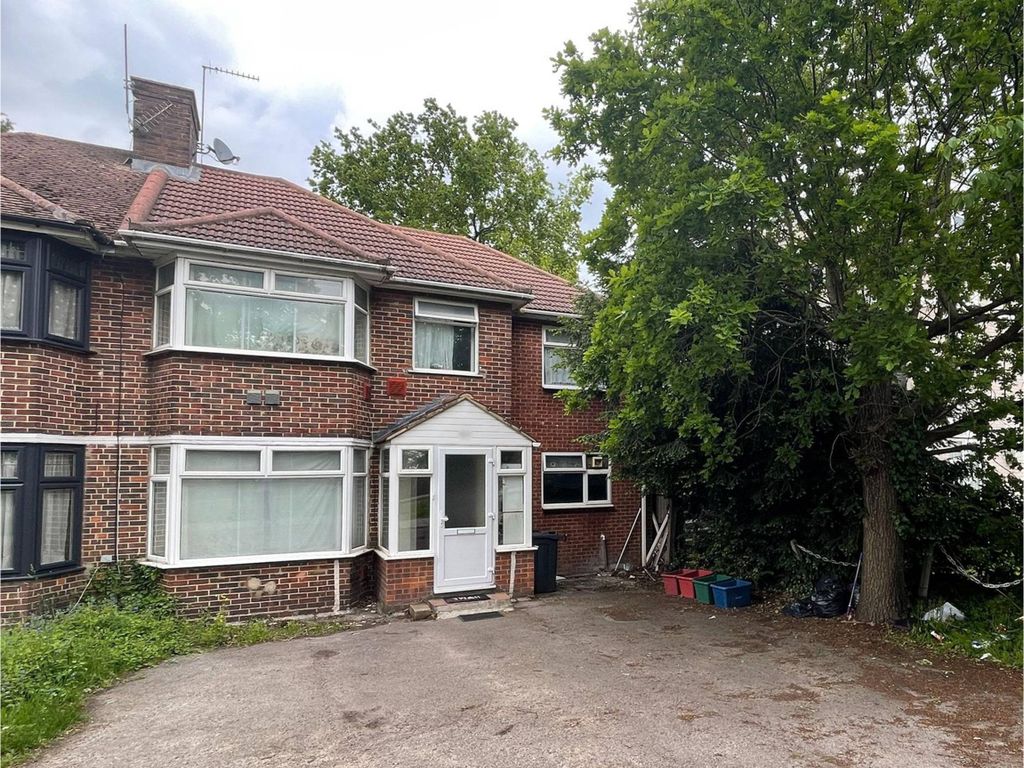 5 bed semidetached house for sale in Bath Road, Cranford TW5 Zoopla
