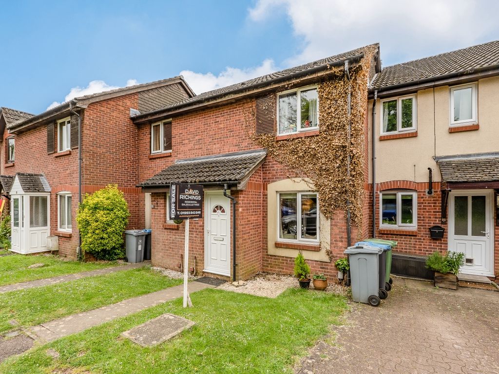 2 bed terraced house for sale in Strathmore Close, Carterton
