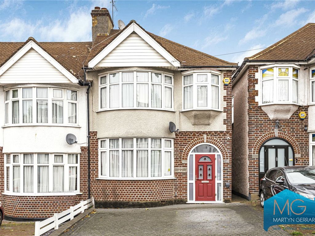 3 bed end terrace house for sale in Church Hill Road,