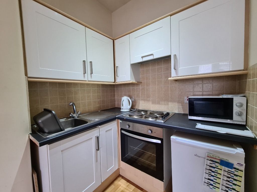 Studio to rent in Hawkhead Road, Paisley, Renfrewshire PA2, £410 pcm