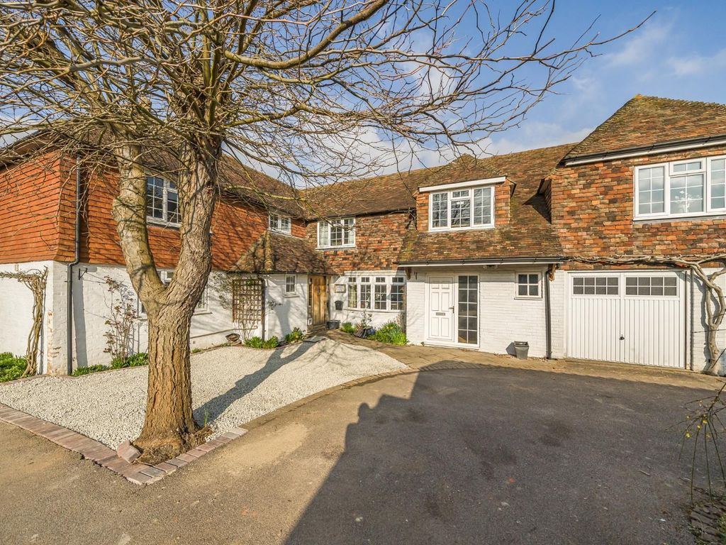 5 bed detached house for sale in Upper Vicarage Road, Kennington