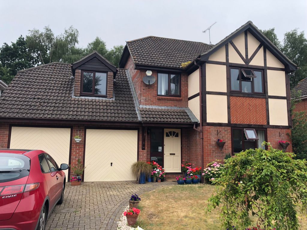 5 bed detached house to rent in Bridleways, Verwood BH31, £1,750 pcm