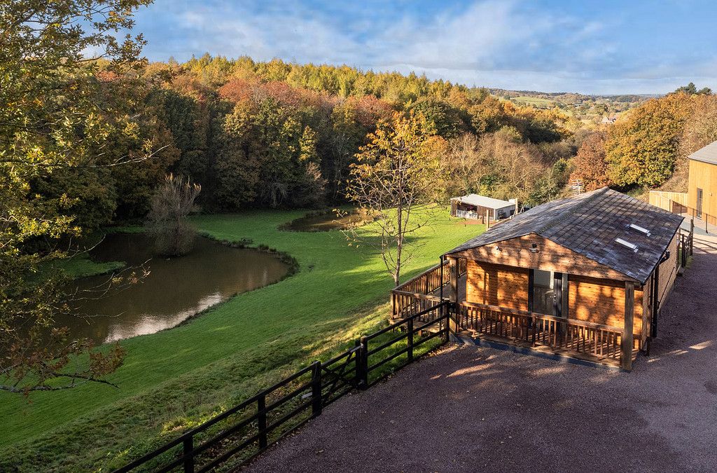 6 bed detached bungalow for sale in Castle Road, Hartshill, Nuneaton